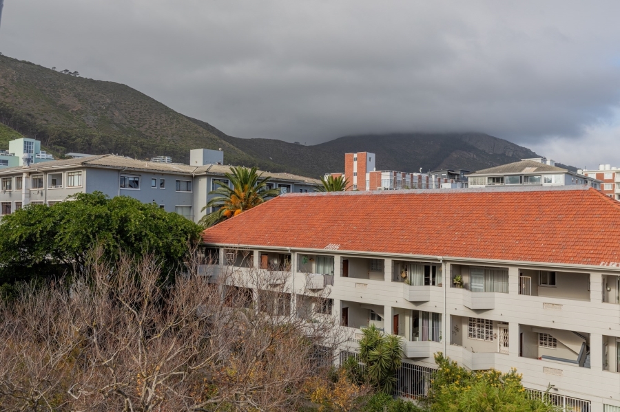 2 Bedroom Property for Sale in Sea Point Western Cape